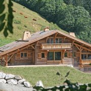 Chalet-style houses: how to finish