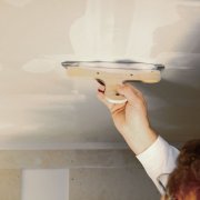 Drywall putty independently and efficiently