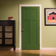 How to paint a wooden door at home