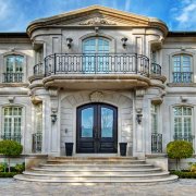 Facing the facade of a house with natural stone: some important tips