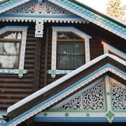 Facing a wooden house: what to choose