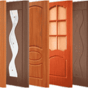 Door decoration: which material to choose