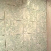 We put the tiles in the bathroom: part 2 - laying tiles on the wall