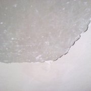 How to remove plaster from the ceiling and whether to do it