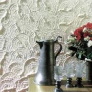 Decorative plaster or liquid wallpaper: what to choose