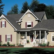 How to finish a house with siding: attractiveness and economy