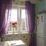 Curtains for green wallpaper: how to choose for your interior