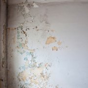 How to remove lime from the walls without problems