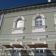 How is plastering: finishing the facade