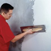 What is the difference between plaster and putty and what is their similarity