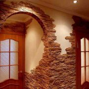 Stone corridor decoration: types of material