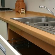 How to choose a countertop in the kitchen - save money or let a girlfriend envy