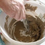 How to cook your own putty for walls