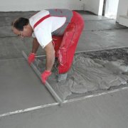 Fill floors with concrete screed: a guide for beginners