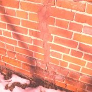 How to repair cracks in brick walls