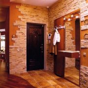 Decorating the hallway with decorative stone: interior ideas