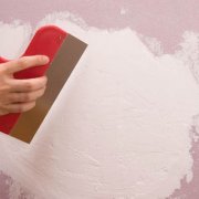 How to plaster the walls under the wallpaper