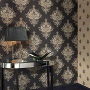 Vinyl wallpaper on a non-woven basis: material features