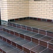 Laying technology and the property of clinker tiles