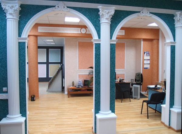 Polyurethane arches and columns, mosaic plaster walls