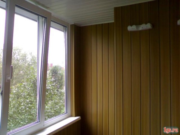 Vinyl siding in the interior decoration of the loggia