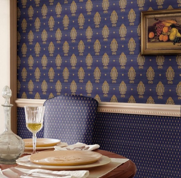 Silk wallpaper in the design of the kitchen