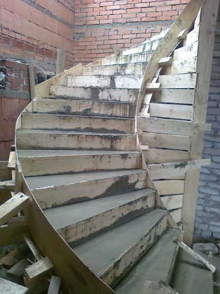 Manufacturing stairs during the construction process