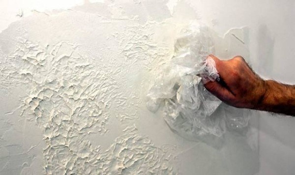 We create the texture of decorative plaster