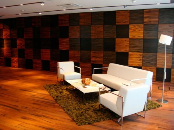 Wooden wallpaper in the interior