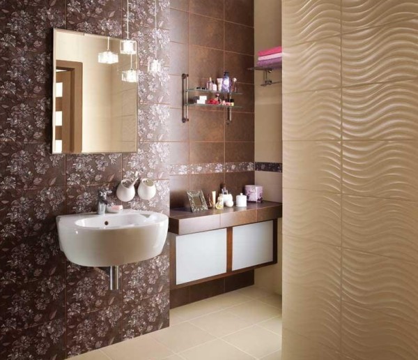 Facing the bath with several types of ceramic tiles