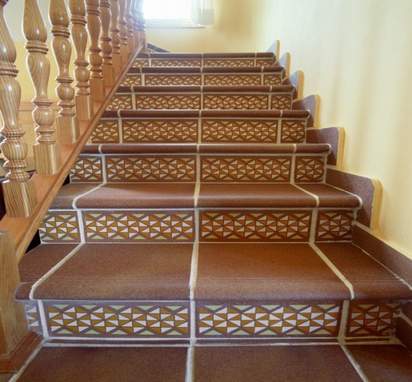 Example of monolithic porcelain stoneware steps