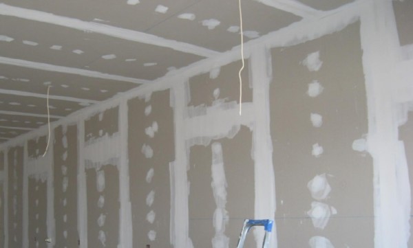 Plastered drywall seams