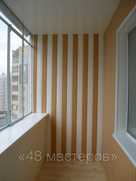 Facing the plastic balcony: practicality and nice design