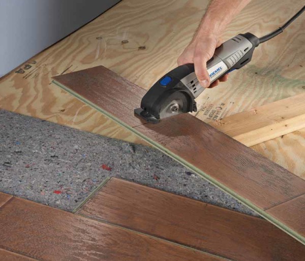 Laminate cutting with a circular saw