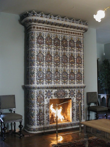 Facing the heating furnace with ceramic tiles