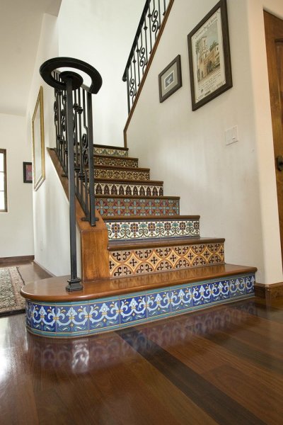 Mosaic staircase design