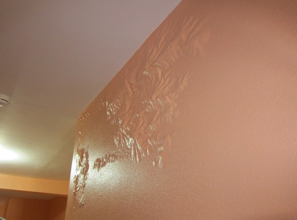 Why peeling paint on the wall