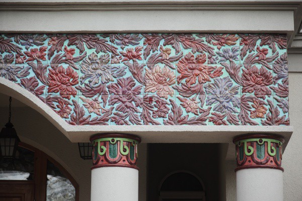 Facade decorative ceramics