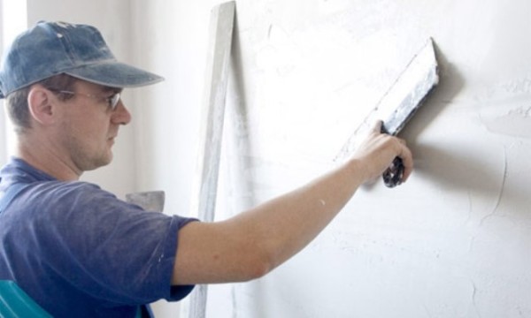 How to apply putty on a wall