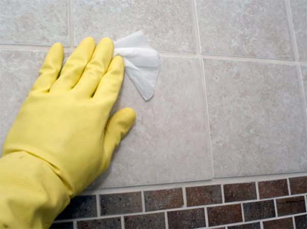 How to remove a primer from a tile