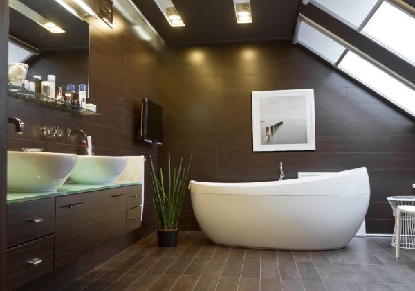 Wood tiled bathroom