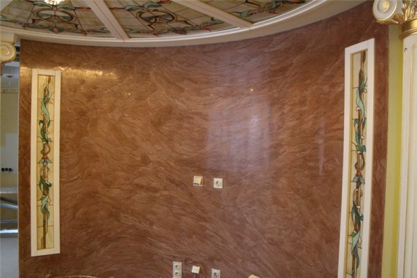 Glossy plaster with marble effect