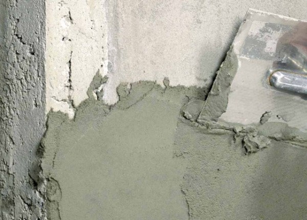 Facing the foundation with plaster is one of the most reliable and budgetary ways to protect it.