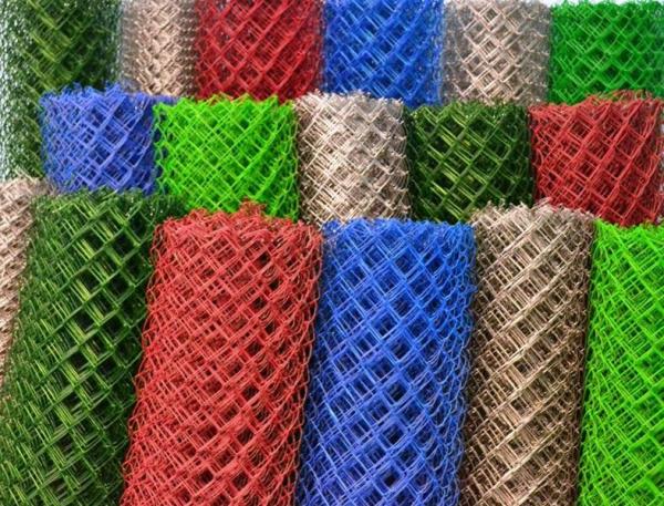 Mesh netting in a plastic shell, suitable for both plastering and as a fence