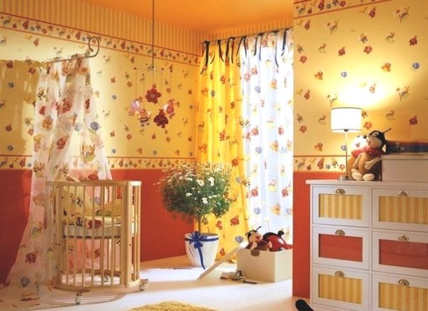 Colorful but calm colors in the nursery for the newborn