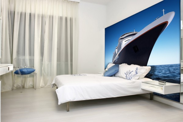 A huge liner can also be an object for printing on photo wallpaper