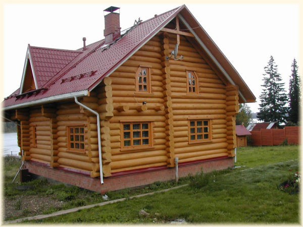 Examples of painting wooden houses