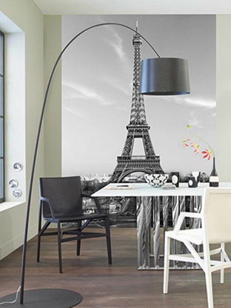 Eiffel tower on the mural in the kitchen