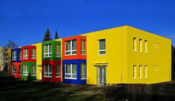 Highlighting the windows and doors of the house with bright lines