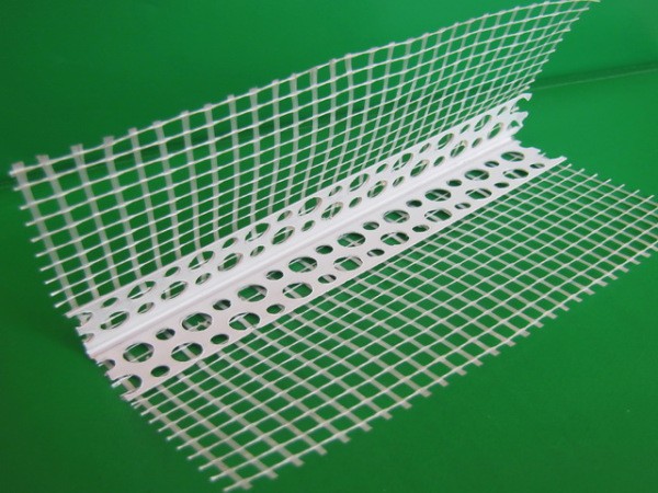 Plaster corner with mesh